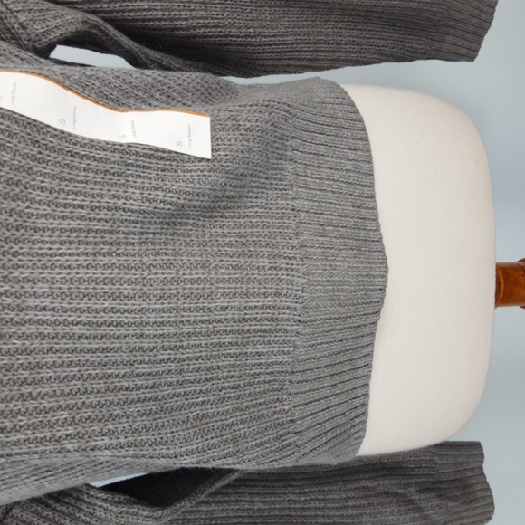 Women's Wild Fable V-Neck Pullover Gray Sweater - Picture 3 of 8